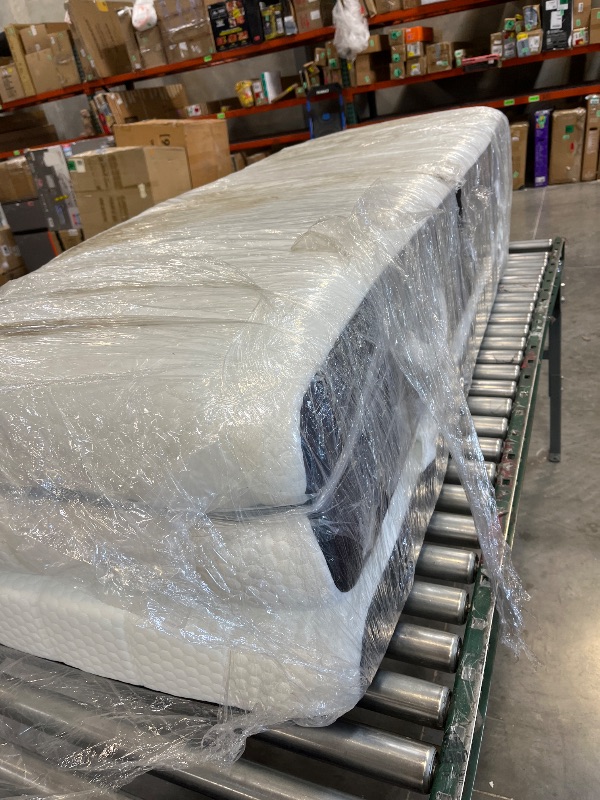 Photo 1 of ROXGOX Foldable Memory Foam Mattress - King, 6 Inch