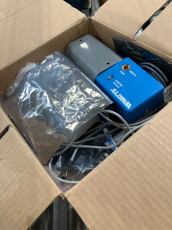 Photo 1 of Watts LFWDS Series 3/4" FloodSafe Water Leak Detector Shutoff