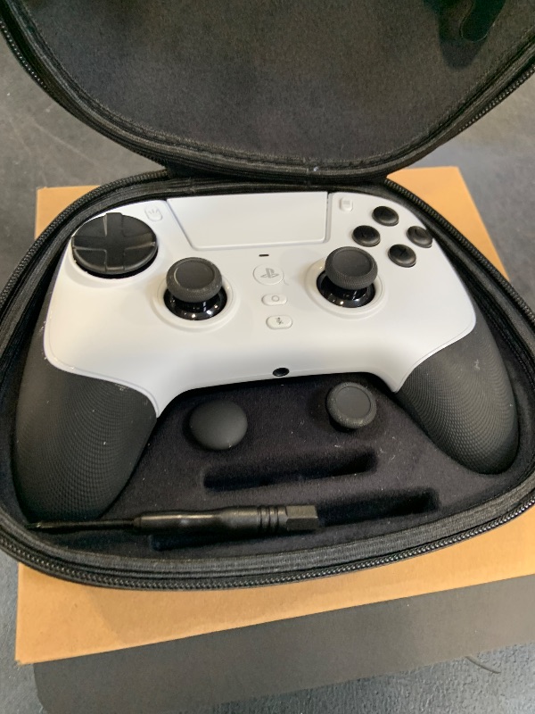 Photo 1 of Razer Raiju V3 Pro Wireless Esports Controller for PS5 & PC - White