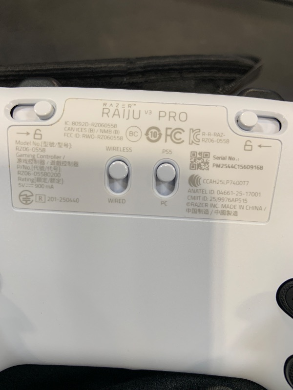 Photo 1 of Razer Raiju V3 Pro Wireless Esports Controller for PS5 & PC - White