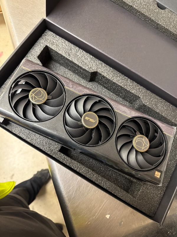 Photo 1 of ASUS ProArt GeForce RTX 5080 16GB GDDR7 OC Graphics Card
