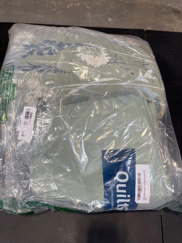 Photo 1 of Goodidea Queen Quilt Set, Sage Green Floral 3-Piece Bedding