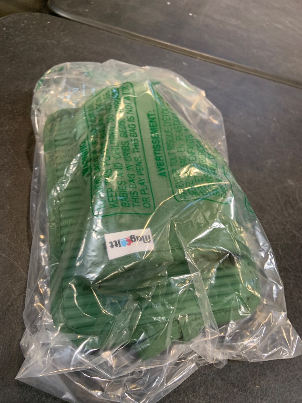 Photo 1 of MagMitt Magnetic Oven Mitts & Pot Holder 3 Pc Set