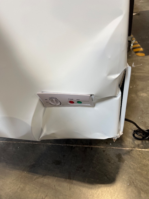 Photo 1 of KoolMore 33 in. Flat?Top Ice Cream Display Freezer, 7 Cu. Ft. Commercial Chest Freezer with Sliding Glass Doors, ETL Listed in White---the item works fine ----THERE IS SOME COSMETIC DAMAGE TO THE CORNER OF THE FREEZER