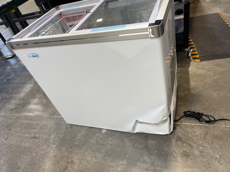 Photo 1 of KoolMore 33 in. Flat?Top Ice Cream Display Freezer, 7 Cu. Ft. Commercial Chest Freezer with Sliding Glass Doors, ETL Listed in White---the item works fine ----THERE IS SOME COSMETIC DAMAGE TO THE CORNER OF THE FREEZER