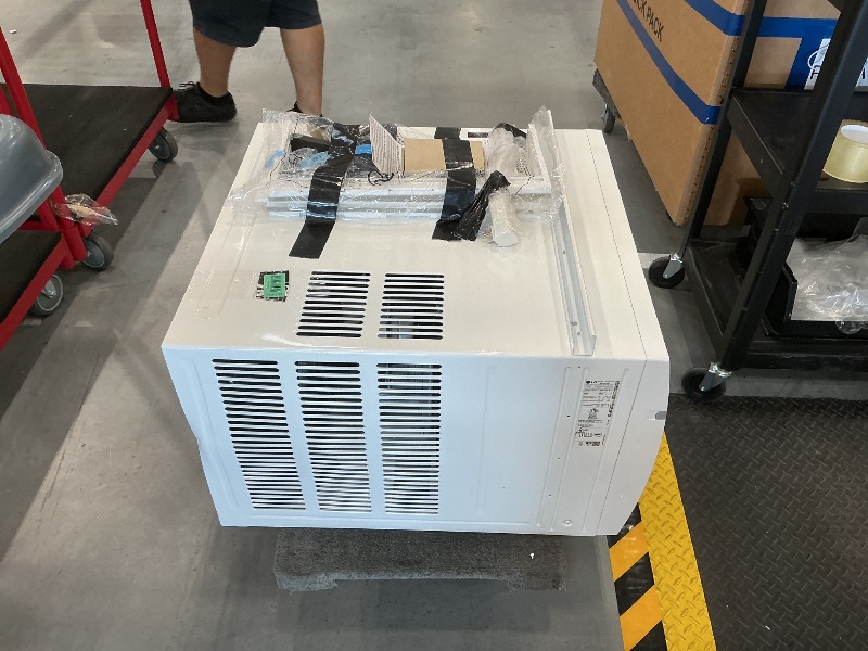 Photo 4 of LG 18,000 BTU Window Air Conditioner