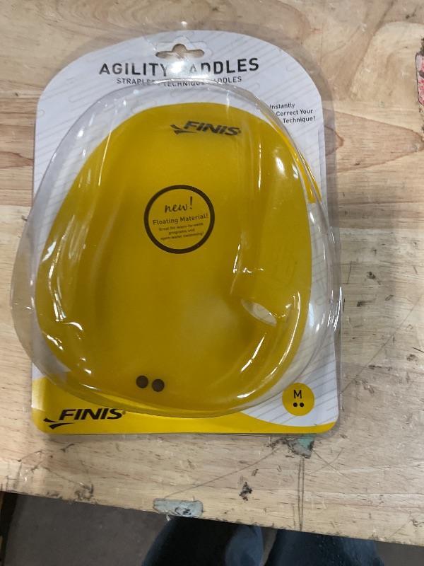 Photo 1 of 1 FINIS Agility Floating Swim Paddles - Strapless Design for Stroke Technique - Instant Feedback - Medium
