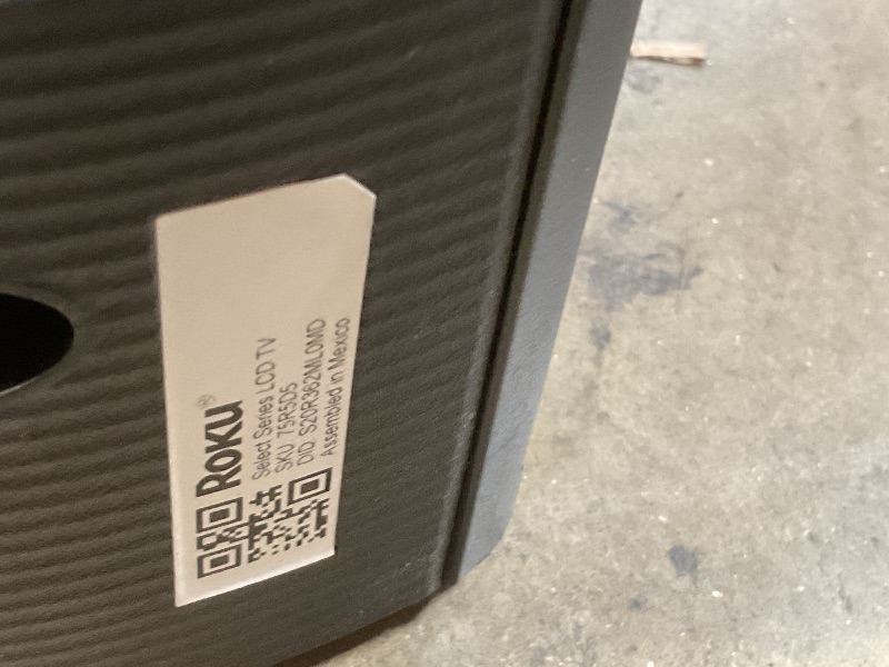 Photo 1 of ** selling for parts. Major damage to screen** Roku 75-Inch Select Series Smart TV 2026-4K QLED TV - Roku TV