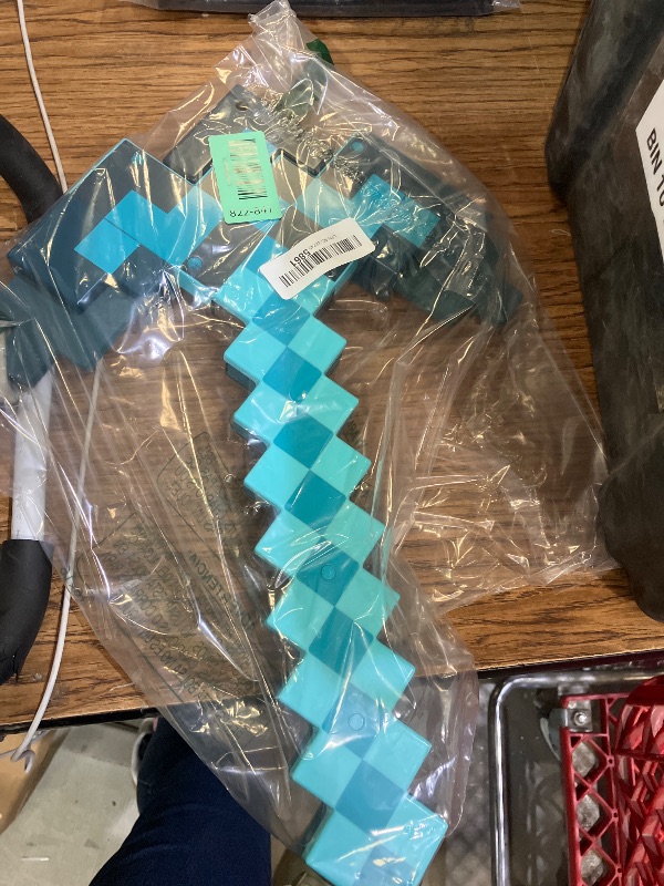 Photo 1 of ?Mattel Minecraft Transforming Diamond Sword & Pick-Axe