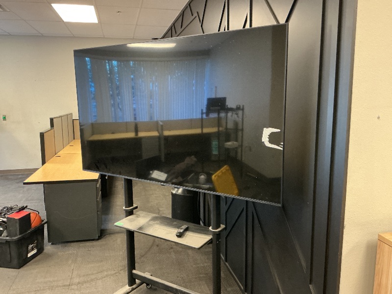 Photo 1 of 75 LG Tv with mobile stand