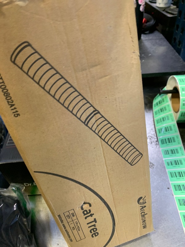 Photo 1 of Aechonow 34" Cat Scratching Post
