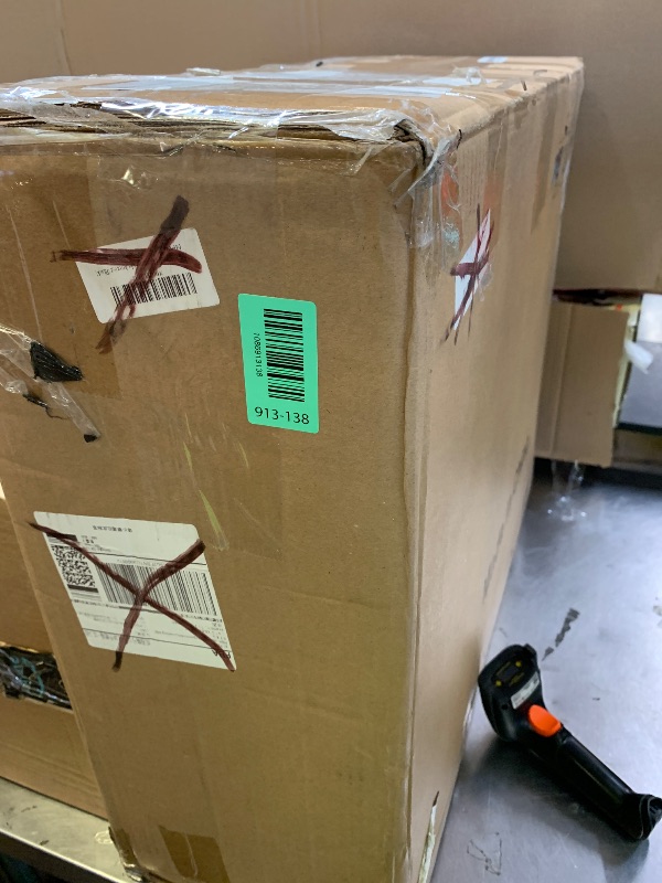 Photo 1 of Helsevesen Padded Blood Draw Chair
