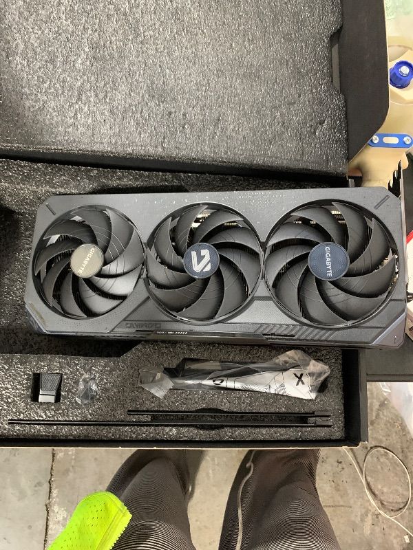 Photo 1 of GIGABYTE GeForce RTX 5090 Gaming OC 32G Graphics Card