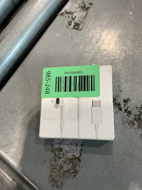 View 2 of [DAMAGED] Apple EarPods Headphones with USB-C Plug