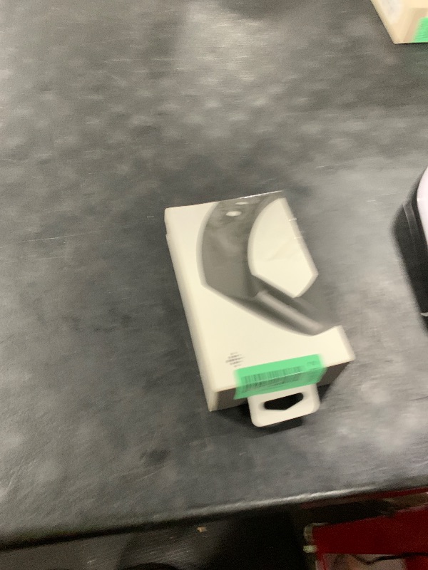Photo 1 of Google Fitbit Charge 6 - Fitness Tracker