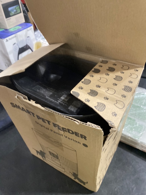 Photo 1 of PAPIFEED Automatic Cat Feeder 3L WiFi