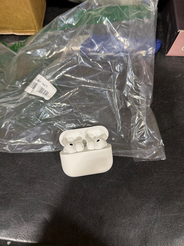 Photo 1 of Apple AirPods Pro 3 Wireless Earbuds