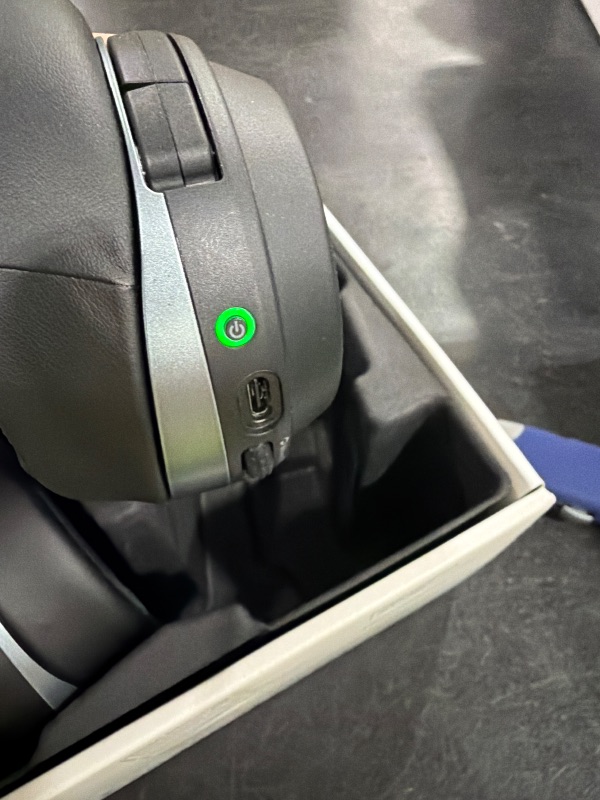 Photo 1 of Turtle Beach Stealth 700 Wireless Gaming Headset for Xbox, PS5, PC, Mobile
