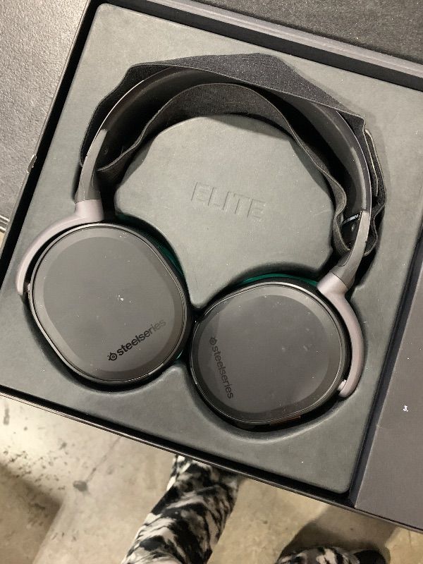 Photo 1 of SteelSeries Arctis Nova Elite Wireless Gaming Headset
