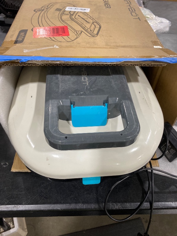 Photo 1 of STARRYBOT Cordless Robotic Pool Cleaner