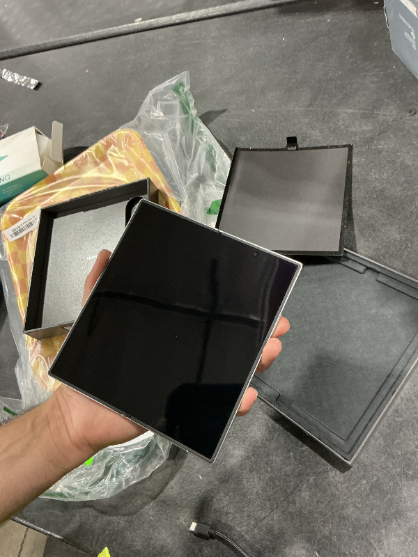 Photo 1 of Samsung Galaxy Z Fold7 Cell Phone, 512GB, Silver Shadow +++READ DESCRIPTION++++