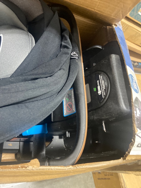 Photo 1 of Evenflo Shyft DualRide Infant Car Seat Stroller Combo