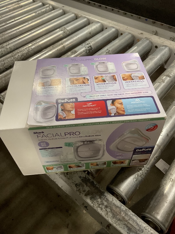 Photo 1 of Shark FacialPro Glow + DePuffi FH320PL Facial & Contrast Therapy