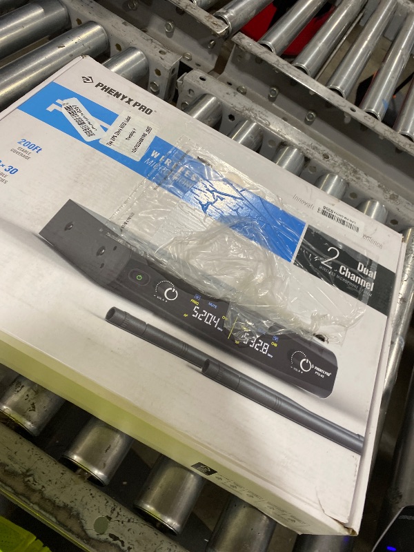 Photo 1 of Phenyx Pro Dual UHF Tunable Frequency Wireless Microphone System PTU-52-2H