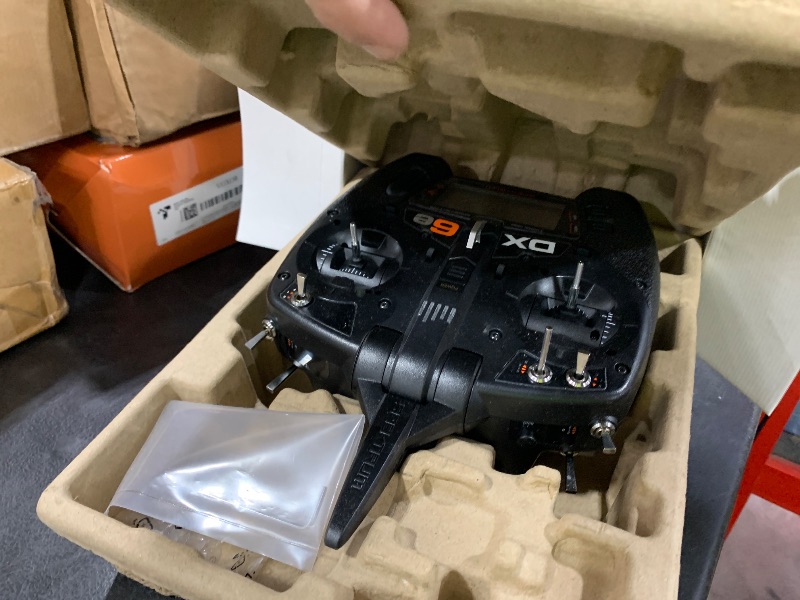 Photo 1 of Spektrum DX6e 6-Channel RC Radio Transmitter