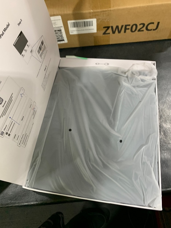 Photo 1 of ESR Keyboard Case for iPad Pro 13" M5/M4