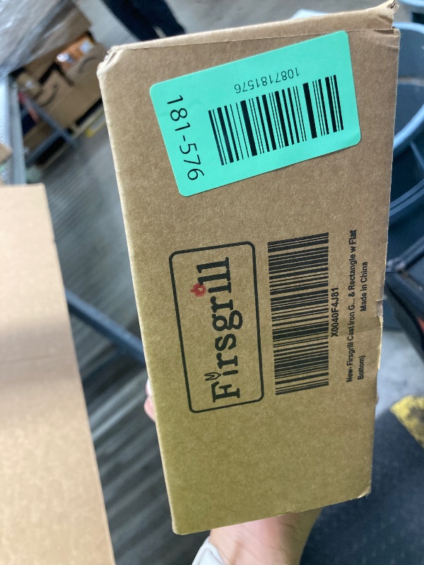 Photo 1 of ***MISSING ONE****Firsgrill Burger Press 7.08" Round & 8.3”X4.3”Rectangle Heavy-Duty Cast Iron Smash Meat Steak with Wood Handle for Blackstone Camp Chef Pitboss Weber Treager Griddle (Round & Rectangle w Flat Bottom)