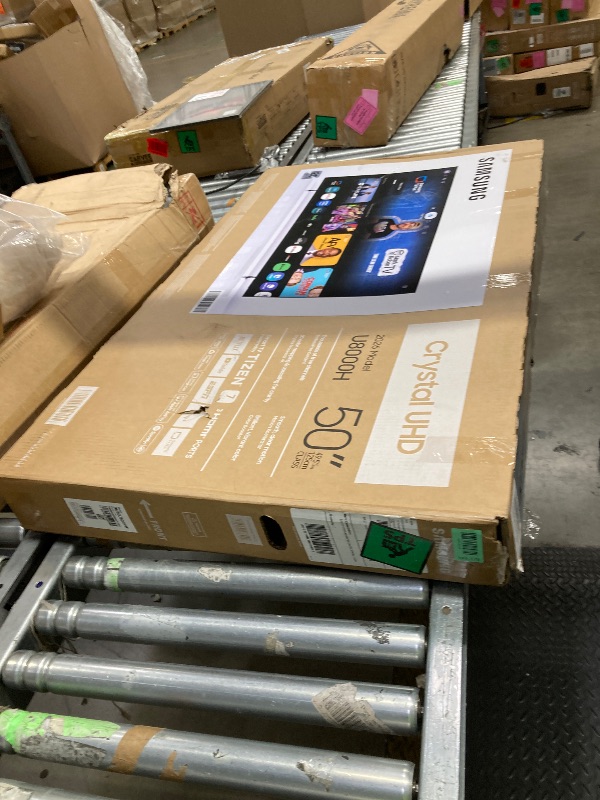 Photo 1 of *************broken screen -no returns , no refunds*************Samsung 50-Inch Class Crystal UHD U8000H Series Samsung Vision AI Smart TV (2026 Model, 50U8000H) Crystal Processor 4K, Endless Free Content, Motion Xcelerator, Color Booster, Alexa Built-in
