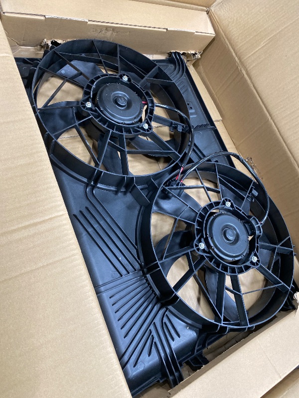 Photo 1 of *Piece broken* SCITOO Engine Radiator Condenser Cooling Fan Assembly Compatible with Chevrolet & for GMC & for Buick & for Saturn Models, for Traverse 2009-2017, for Acadia 2007-2016, for Outlook 2007-2010