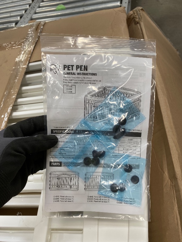 Photo 1 of *Piece damaged* Pet Pen, white