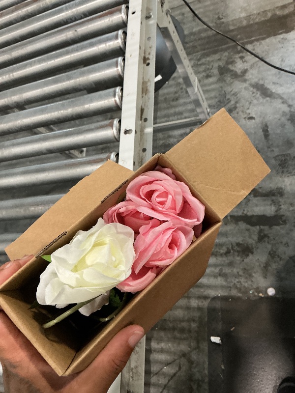 Photo 1 of [ONLY THREE IN THE BOX] Pyopbow 20PCS Artificial Roses with Long Stems - Realistic Silk Flowers, Fake Roses Bouquet of Roses for Mother's Day, Home Decor, Bridal Wedding Party, Bulk Faux Rose Flowers (White Pink)