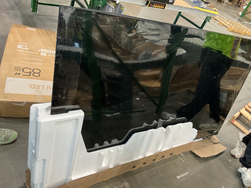 View 4 of *** parts only *** Samsung 85-Inch QLED 4K Smart TV