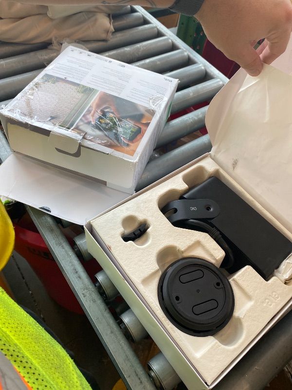 View 3 of [Defective] Eve Outdoor Cam - HomeKit Secure Video Floodlight Camera