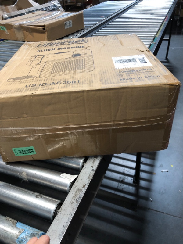 View 2 of ** PARTS ONLY *** LIFECREEK 88oz Slushie Machine, No-Ice Frozen Drink Maker