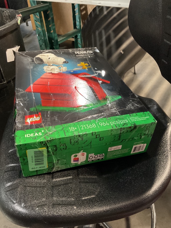 View 2 of ***PARTS ONLY / missing parts ***
LEGO Ideas Peanuts: Snoopy's Doghouse 21368