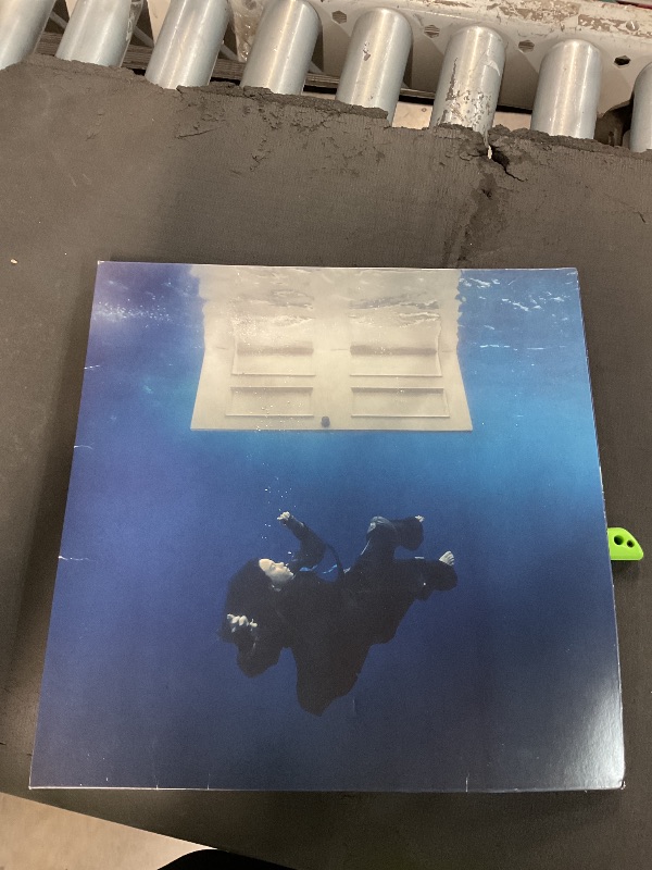 View 4 of ** case is damaged **
Billie Eilish - Hit Me Hard And Soft Exclusive Limited Grey Color Vinyl LP