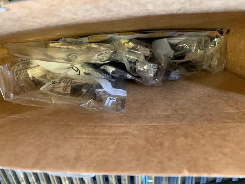 View 2 of LEGO Star Wars Ultimate Collector Series X-Wing Starfighter Building Set for Adults, Star Wars Collectible for Build and Display with Luke Skywalker Minifigure, Fun Gift Idea for Fans, 75355