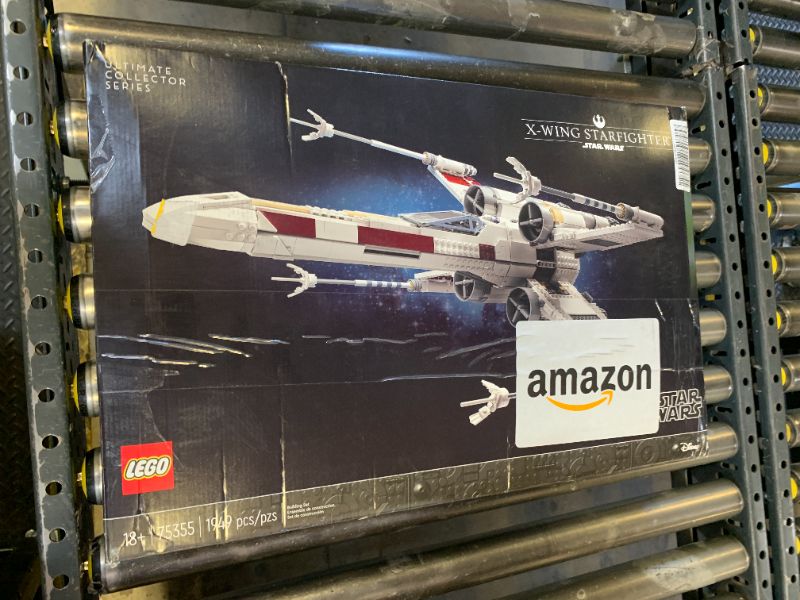 View 3 of LEGO Star Wars Ultimate Collector Series X-Wing Starfighter Building Set for Adults, Star Wars Collectible for Build and Display with Luke Skywalker Minifigure, Fun Gift Idea for Fans, 75355