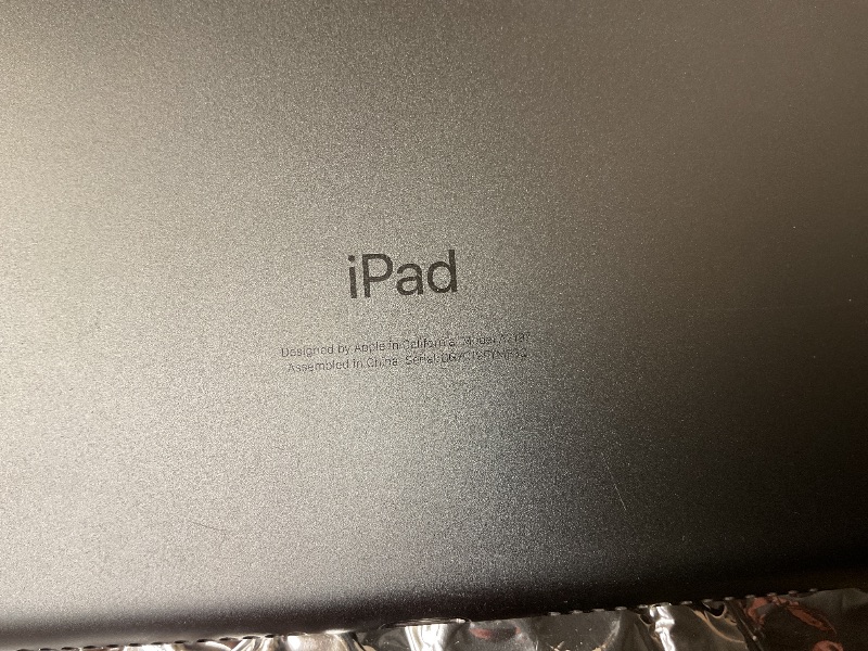 Photo 1 of LOCKED******** HARDWARE ISSUES DEFECTIVE ……….Apple 2021 iPad (10.2 inch, Wi-Fi, 64GB) - Space Gray (Renewed Premium)