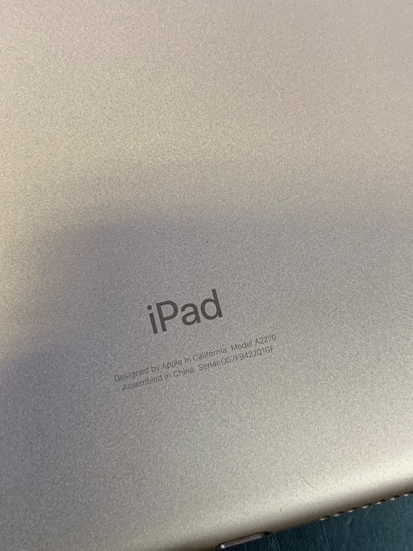 Photo 1 of Apple iPad (10.2-inch, Wi-Fi, 32GB) - Gold (Latest Model, 8th Generation) (Renewed)