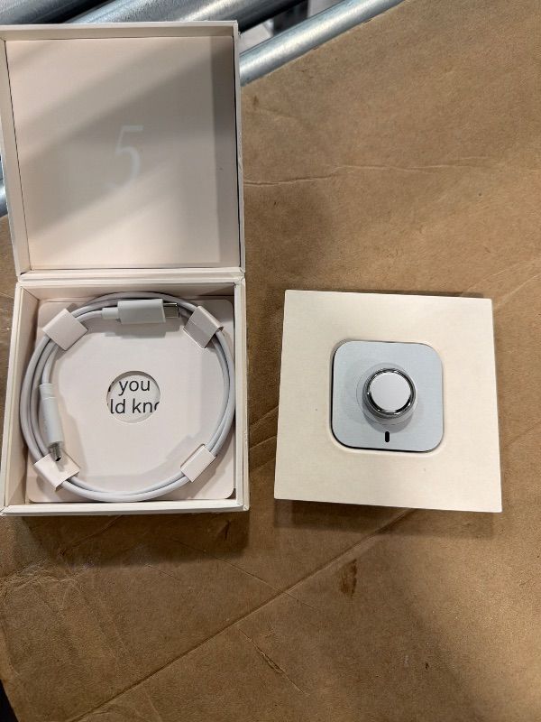 Photo 1 of ***USED***Oura Ring 5 - Brushed Silver - Size 9 - World’s Smallest Smart Ring - Sleep, Activity, Women’s Health, AI Advisor, 1 Week of Battery Life, Size Before You Buy, Android & iOS Compatible