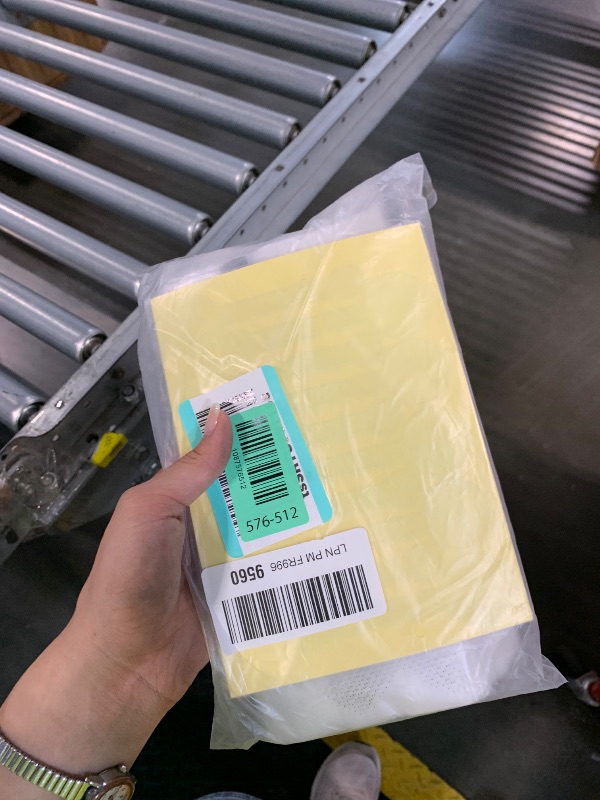Photo 1 of (200Pcs)100pcs Translucent Plastic Bags/Bakery Bags with 100pcs Hand made Stickers for Cookie Cake Chocolate Candy Snack Wrapping Good for Bakery Party Supplies