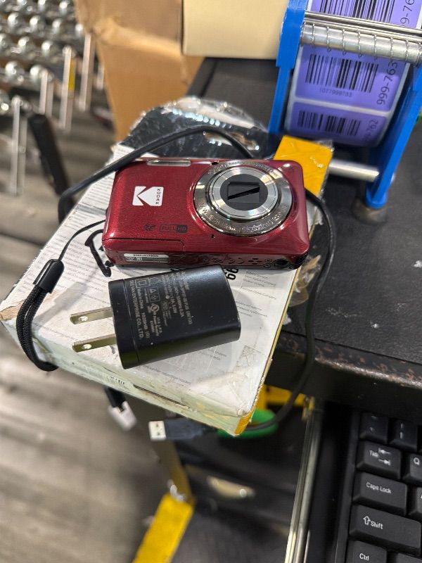 Photo 1 of ***BROKEN, SOLD FOR PARTS*** Kodak PIXPRO FZ55-RD 16MP Digital Camera 5X Optical Zoom 28mm Wide Angle 1080P Full HD Video 2.7" LCD Vlogging Camera (Red) Packaging May Vary