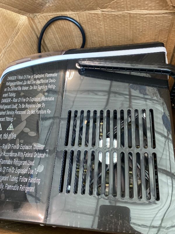 Photo 1 of [SOLD FOR PARTS][ DOESN'T MAKE ICE] OLIXIS Countertop Ice Maker Machine with Handle, Auto-Cleaning Portable Ice Maker with Basket & Scoop, 26lbs in 24Hrs & 9 Cubes in 6 Mins, 2 Cube Sizes, for Home Party Camping RV, Black