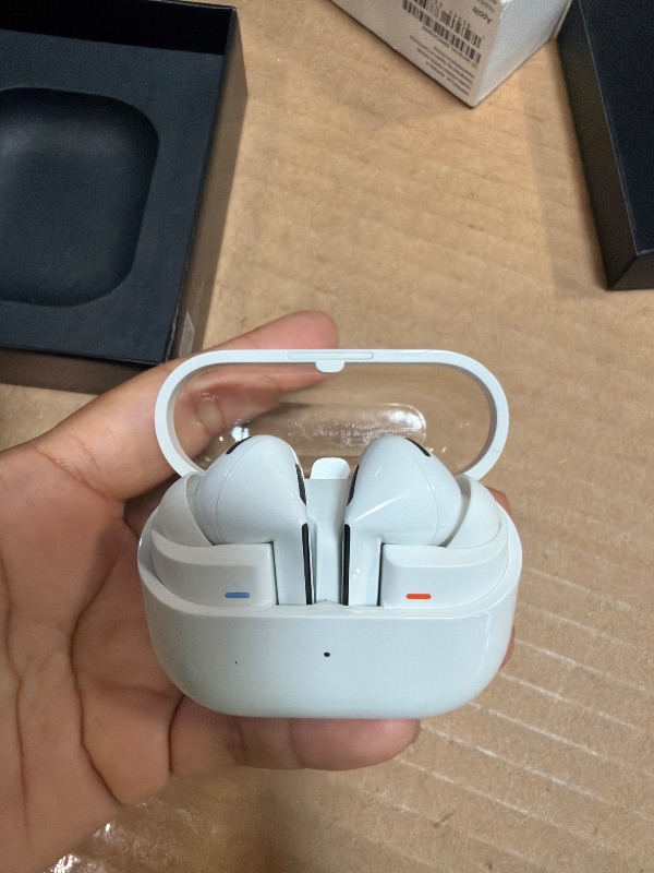 Photo 1 of *****S/N: RF2Y606ASDJ****
Samsung Galaxy Buds3 Pro Wireless Earbuds