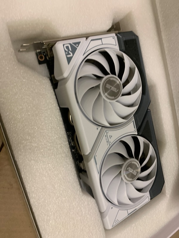 Photo 1 of ASUS Dual NVIDIA GeForce RTX™ 5060 8GB GDDR7 White OC Edition Graphics Card, Desktop (PCIe 5.0, DLSS 4, HDMI 2.1b, DisplayPort 2.1b, 2.5-Slot, Axial-tech Fan, Dual BIOS), 3 Year Warranty